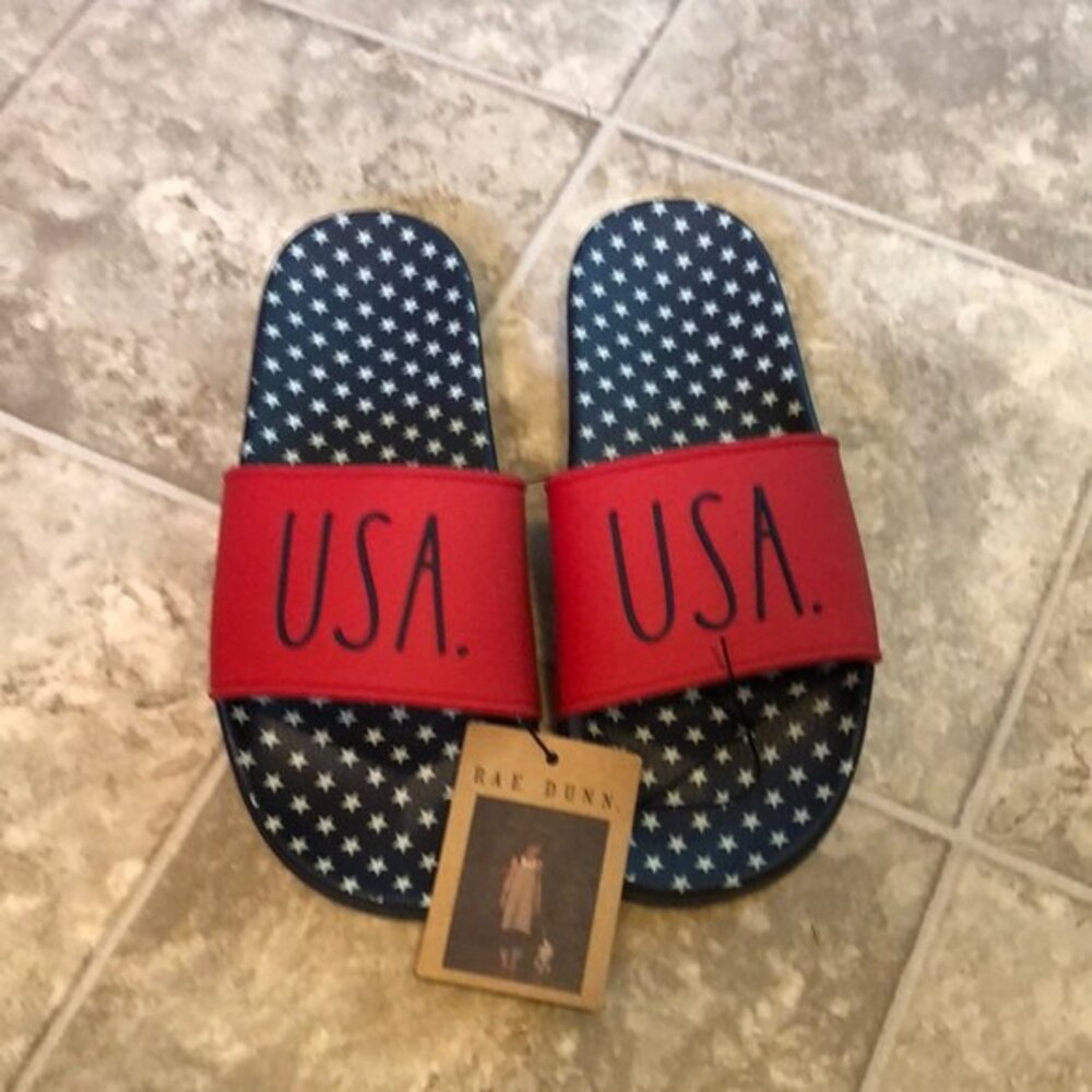 Rae Dunn slides size 8